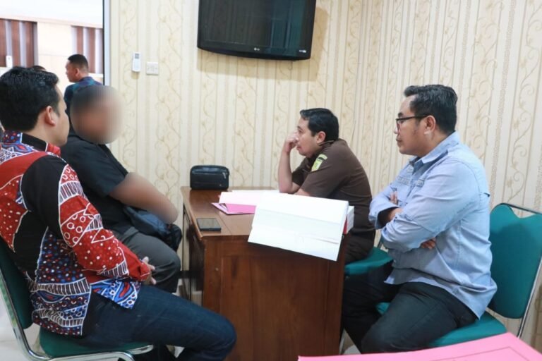 DJP Jateng I Serahkan Tersangka Pidana Perpajakan ke-4 ke Kejaksaan