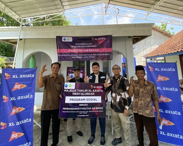 Karyawan XL Axiata Bangun Sarana Air Bersih di Brebes