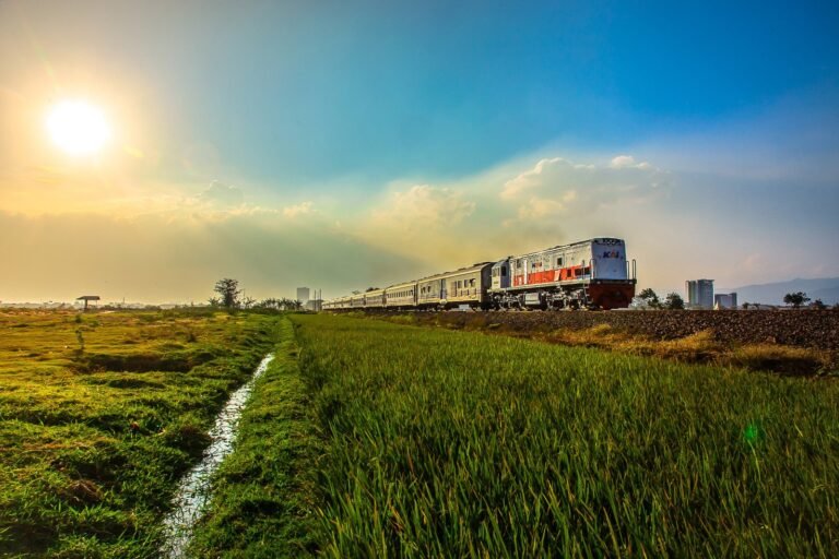 Jadwal Perjalanan Kereta Tak Terimbas Kecelakaan KA Turangga dan Commuterline Bandung Raya