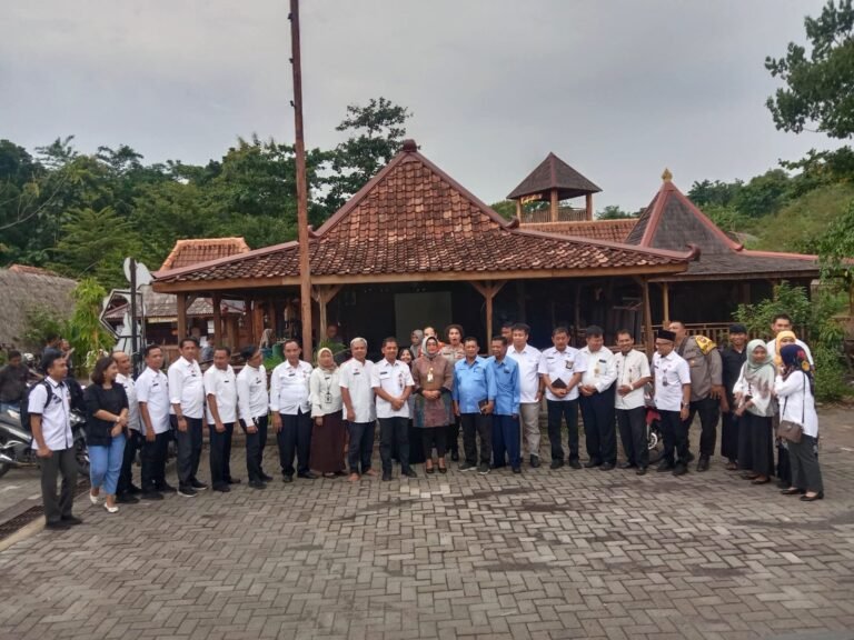 Dinas Pendidikan Kota Semarang Intens Bahas Sistem Antisipasi Bunuh Diri Pada Siswa Dalam Program Ngopi Bareng