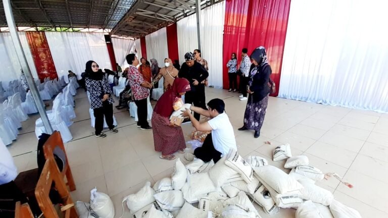Pemprov Jateng Distribusikan 62,4 ton Beras Cadangan Pangan 