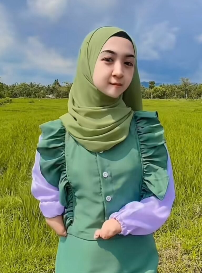 Niatus, Gadis Cacat yang Dikucilkan Orang Tua akan Umroh Bersama Neneknya