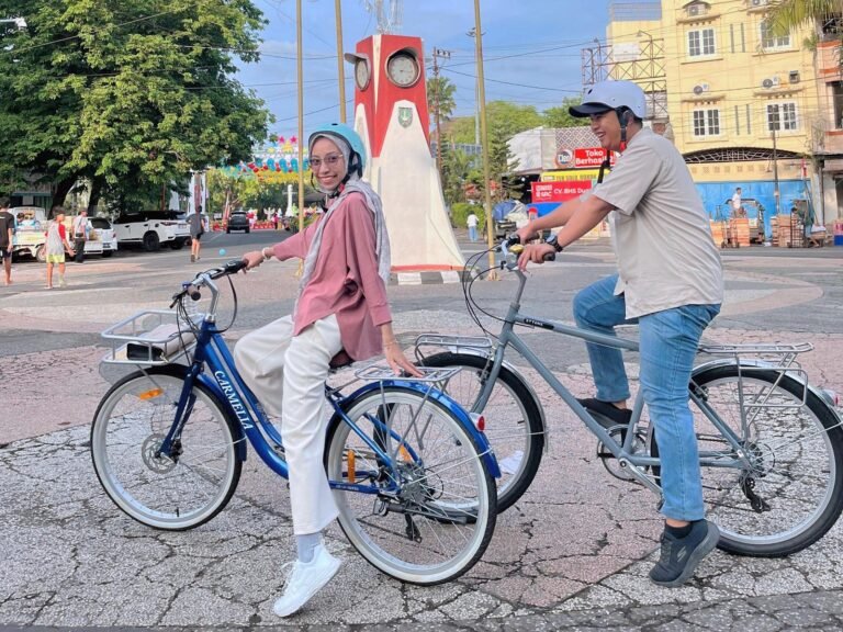 Tren Wisata Baru, Gang Gowes Hadirkan Pengalaman Wisata bersepeda Blusukan Gang di Kota Solo