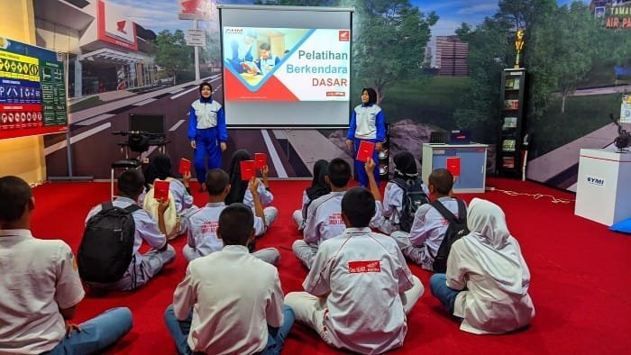 Astra Motor Jateng Sosialisasi Standarisasi Ketrampilan Berkendara Pelajar