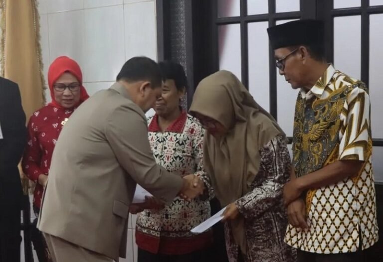 Terdampak Revitalisasi Benteng Pendem Ambarawa, 6 KK Terima Tali Asih