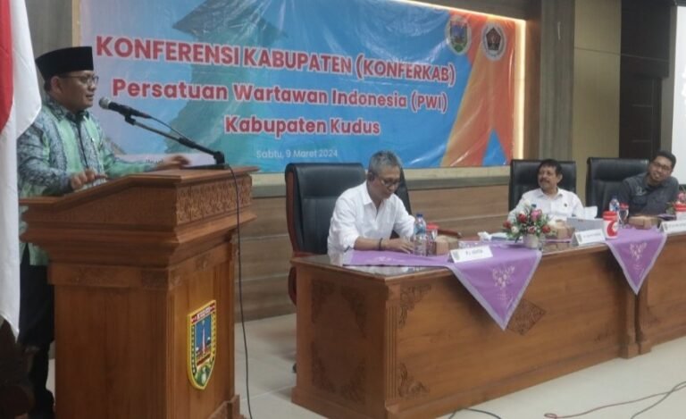 Pj Bupati Kudus Dorong Wartawan Genggam Kompas Moral