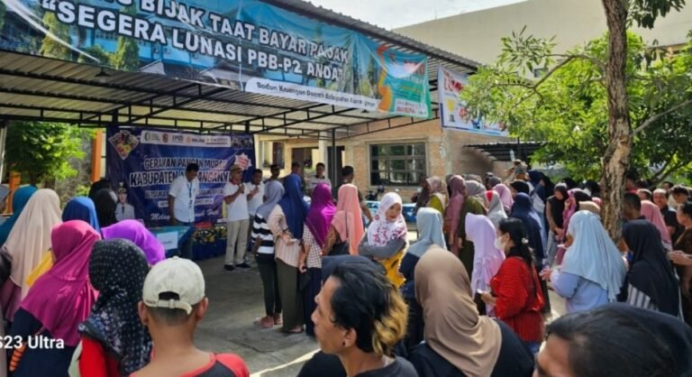 Warga Karanganyar Atri Sembako Satu Jam Ludes