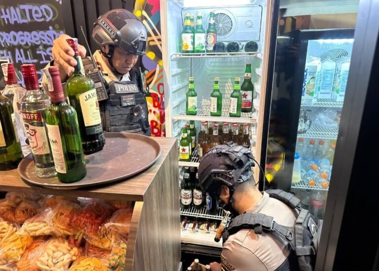 Polisi Solo Operasi Miras di Kafe dan Toko Kelontong