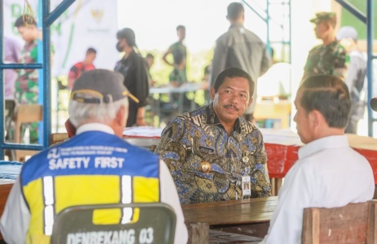 Pj Gubernur Jateng Pastikan Tanggul Jebol Sungai Wulan Demak Berhasil Ditutup, Modifikasi Cuaca Tetap Dilanjutkan