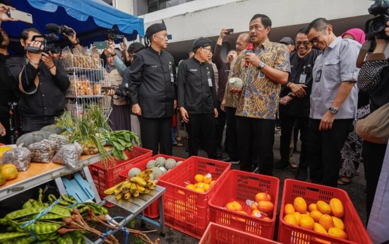 Stabilkan Harga Pangan Jelang Lebaran, Pemprov Jateng Kembali Galakkan Pasar Murah