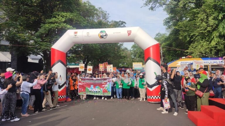 Peringatan Hari Peduli Sampah Nasional, Pemkot Semarang Ajak Atasi Masalah Plastik Secara Produktif