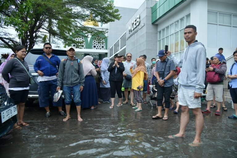 Banjir Masih Tinggi, Mbak Ita Apresiasi RSI Sultan Agung Beri Kemudahan Layanan Pasien