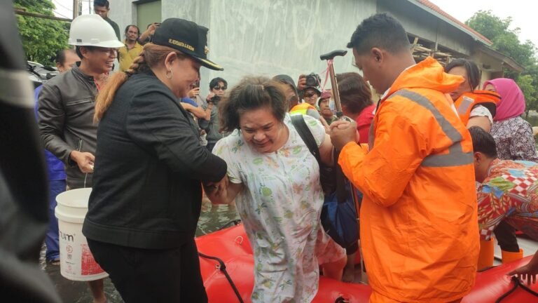 Evakuasi Korban Masih Menjadi Prioritas Penanganan Banjir Kota Semarang