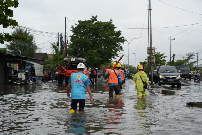 Cuaca Ekstrem, PLN Sigap Amankan Pasokan Listrik di Jateng & DIY