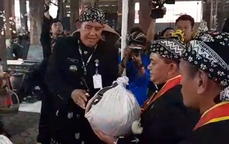 Jamasan Pusaka Ki Ageng Pandanaran, Tirta Perwita Sari Diambil dari Mata Air 19 Kecamatan