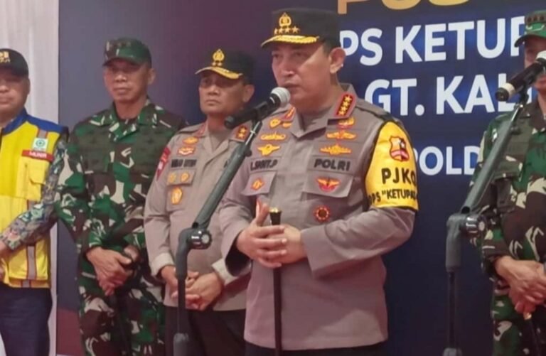 Kapolri Tinjau GT Kalikangkung Antisipasi Arus Mudik 