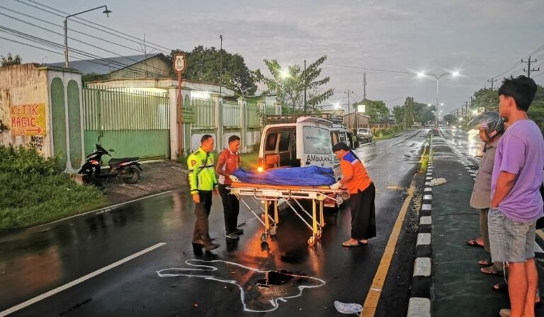 Diduga Ngelamun Gadis ABG Sragen Tabrak Median Jalan Hingga Meninggal