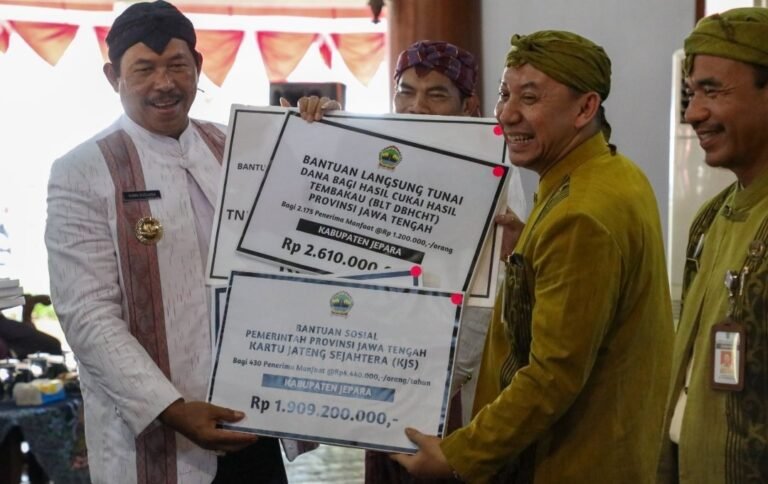 Pemprov Jateng Salurkan Bantuan Keuangan Rp 119,4 M untuk Jepara