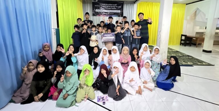 Karyawan XL Axiata Gelar Belanja Bareng dan Santuni Anak Yatim