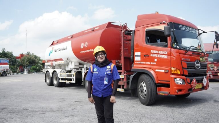 Mahmudah, Kartini Masa Kini yang 11 Tahun Kemudikan Mobil Tangki