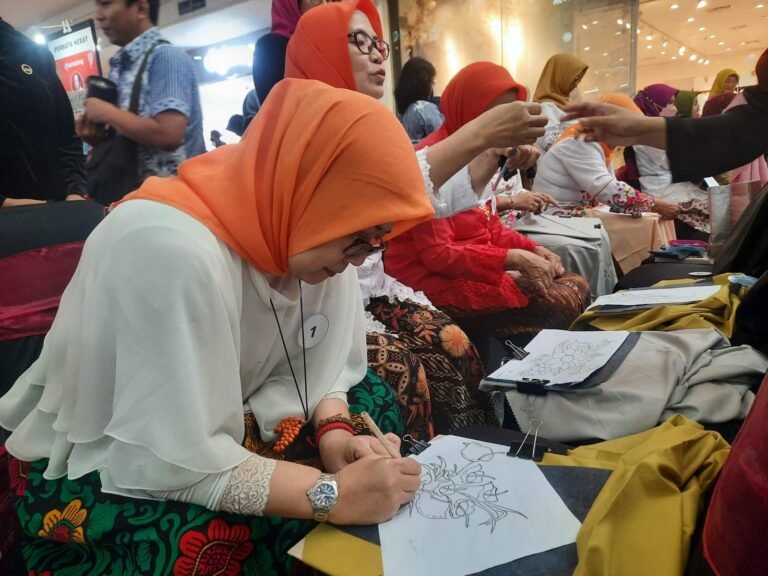 Peringati Hari Kartini, DP3A Gelar Lukis Hijab