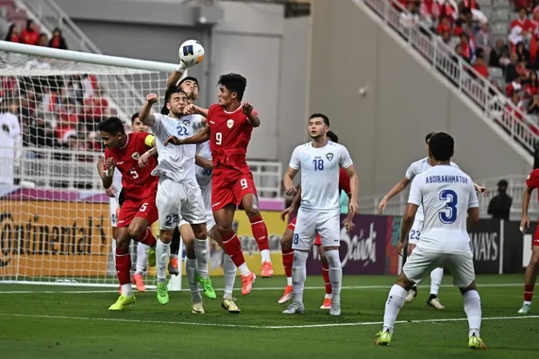Dirugikan Wasit Cina, Timnas Kalah 0-2 dari Uzbekistan
