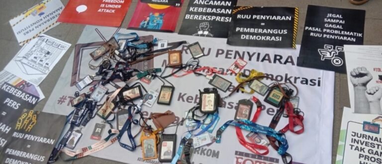 Jurnalis, Content Creator, dan Pegiat Seni Solo Aksi Tolak RUU Penyiaran