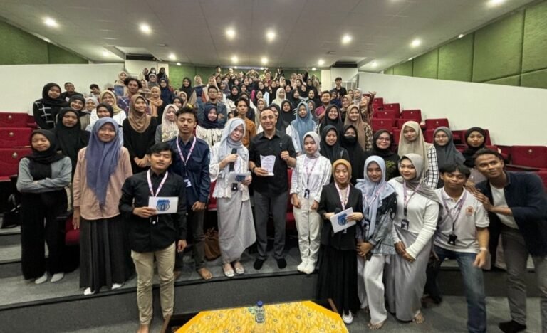 Arnaz, Calon Walikota Milenial Berbagi Tips Sukses  Mahasiswa di Era Digital