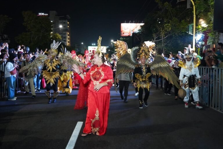 Empat Unsur Budaya Meriahkan Semarang Night Carnival