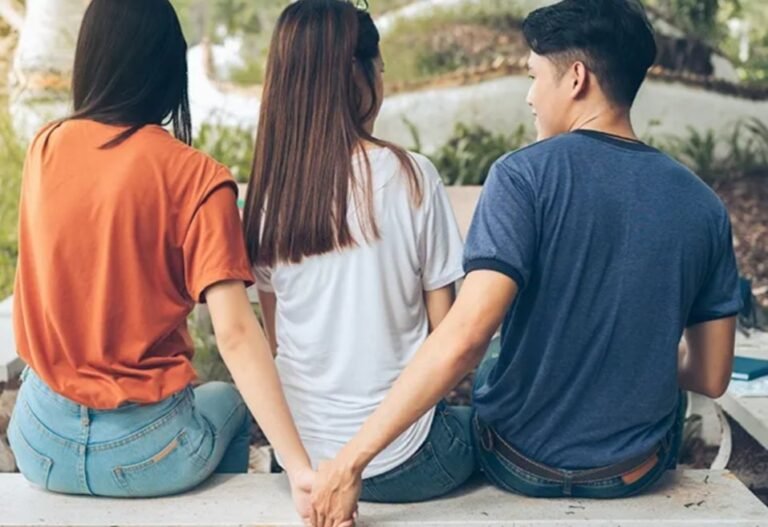 Kepergok Selingkuh Malah Coba Bunuh Diri