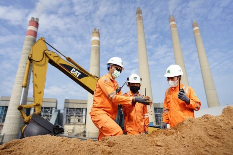 PLN Sukses Akselerasi Transisi Energi Lewat Pengembangan EBT