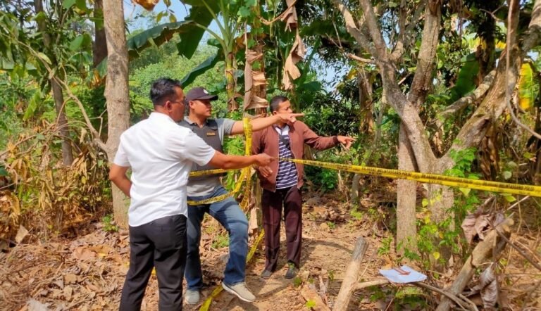 Mayat Wanita Bertato Ditemukan di Pinggir Sungai Tuntang