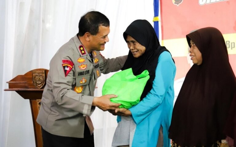 Ahmad Luthfi Keliling Sambangi Masyarakat ajak Guyub Rukun dan Gotong Royong