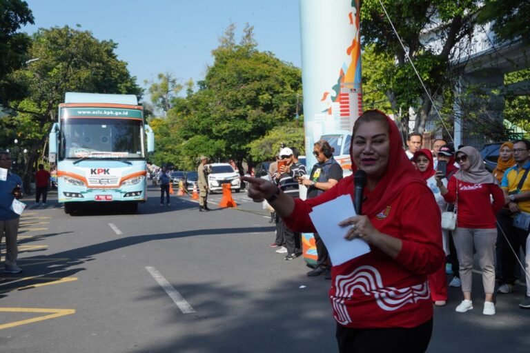 Mbak Ita Lepas Roadshow Bus KPK Jelajah Negeri Bangun Semangat Antikorupsi