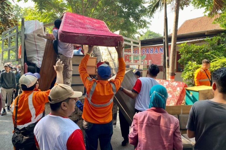 PT KAI Daop 4 Semarang Tertibkan Tujuh Rumah Aset Negara di Semarang