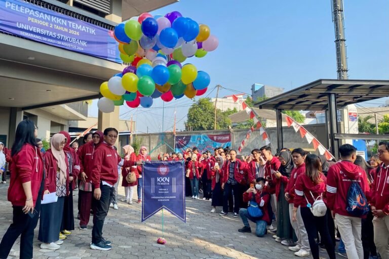 Mahasiswa Unisbank Bantu Edukasi Masyarakat tentang Pengurusan Identitas Kependudukan Digital