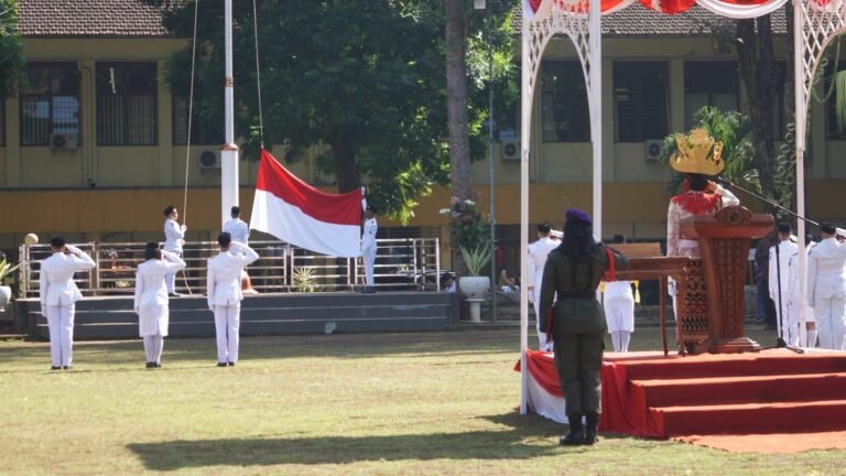 Upacara Kemerdekaan ke-79 RI di UKSW Salatiga Khidmat Penuh Kebhinekaan