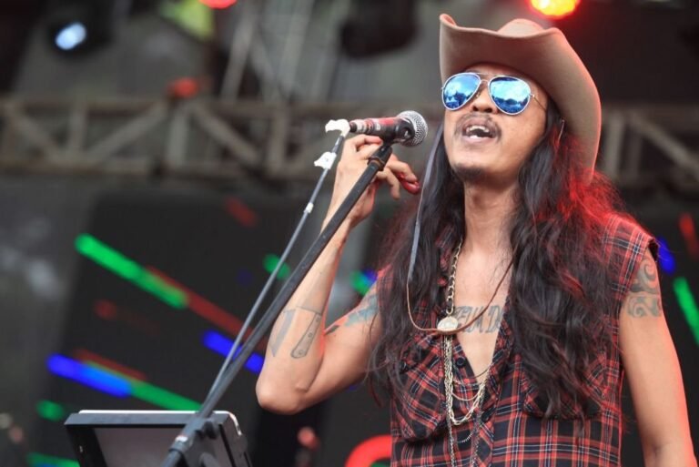 Albert Steven Luncurkan Single Solo Perdana Berjudul “ Merdu ”