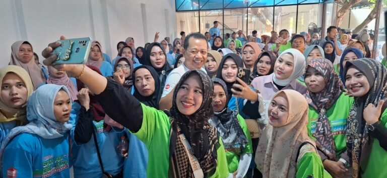 Pilkada, Buruh Rokok Perempuan di Kudus Dukung ‘SAMBEL’