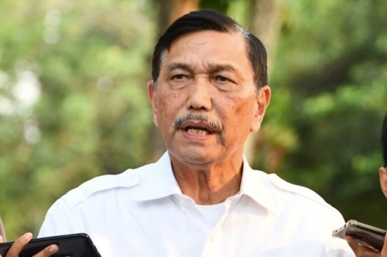 Luhut: Golkar jangan Mau Diatur-atur Orang Luar