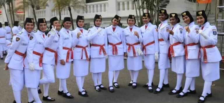 Larangan Paskibraka Berjilbab: Ini Hukum Jilbab Bagi Kaum Wanita Muslim!