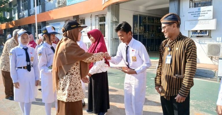 SMP Kesatrian 1 Semarang: Sekolah Berprestasi dengan Komitmen Kuat di Bidang Akademik, Non-Akademik, dan Pengembangan Karakter