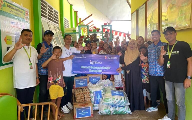 XL Axiata Salurkan Bantuan Korban Bencana Alam di Gorontalo