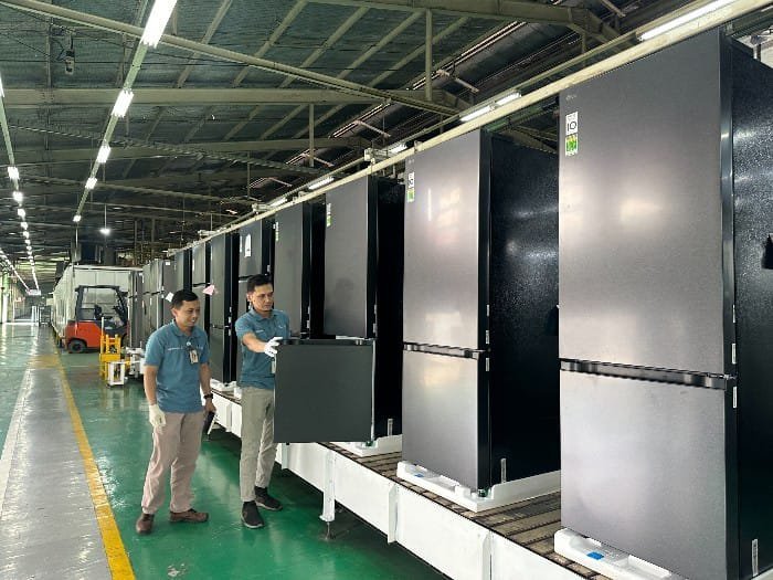 LG Indonesia Produksi Perdana Kulkas Bottom Freezer GN-B389FLDM