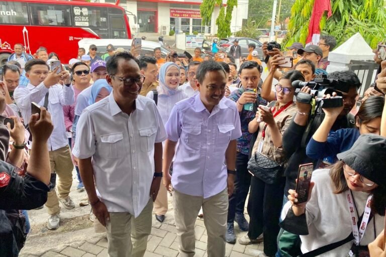 Yoyok-Joss Resmi Daftar Pilwakot di Kantor KPU Semarang