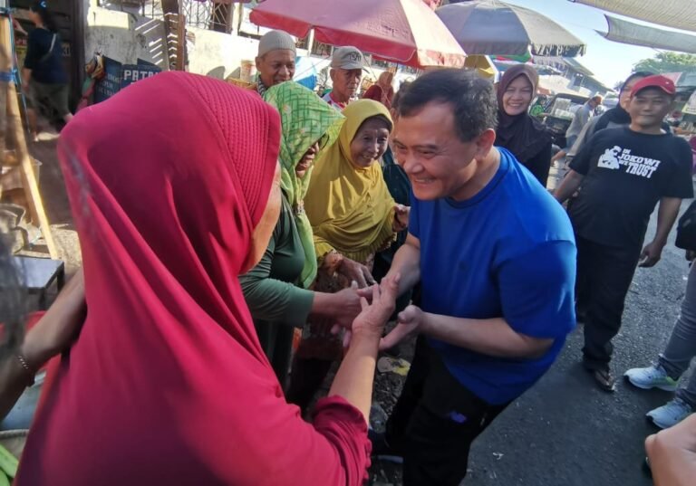 Ahmad Luthfi Disambut Gembira Pedagang Pasar Kranggan Semarang