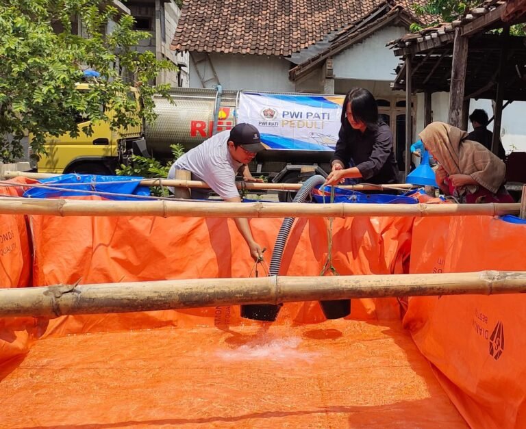 PWI Pati Kembali Distribusi Air Bersih Warga Terdampak Kekeringan 