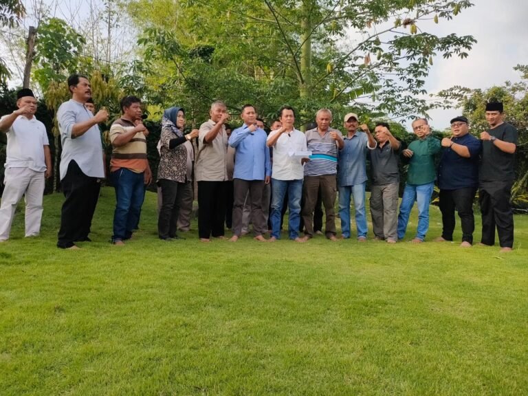 Kepala Desa dan Perangkat Desa Boyolali Ajak Paslon Junjung  Demokrasi 