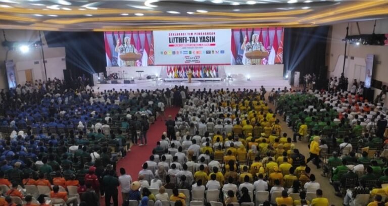 Ribuan Orang Hadiri Deklarasi Tim Pemenangan Ahmad Luthfi-Taj Yasin