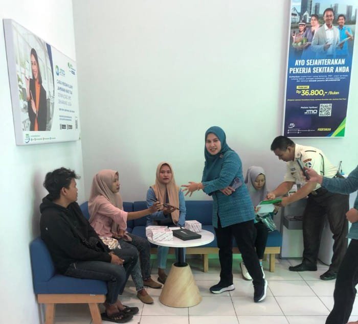 Manajemen BPJS Ketenagakerjaan Boyolali Turun Langsung Layani Peserta
